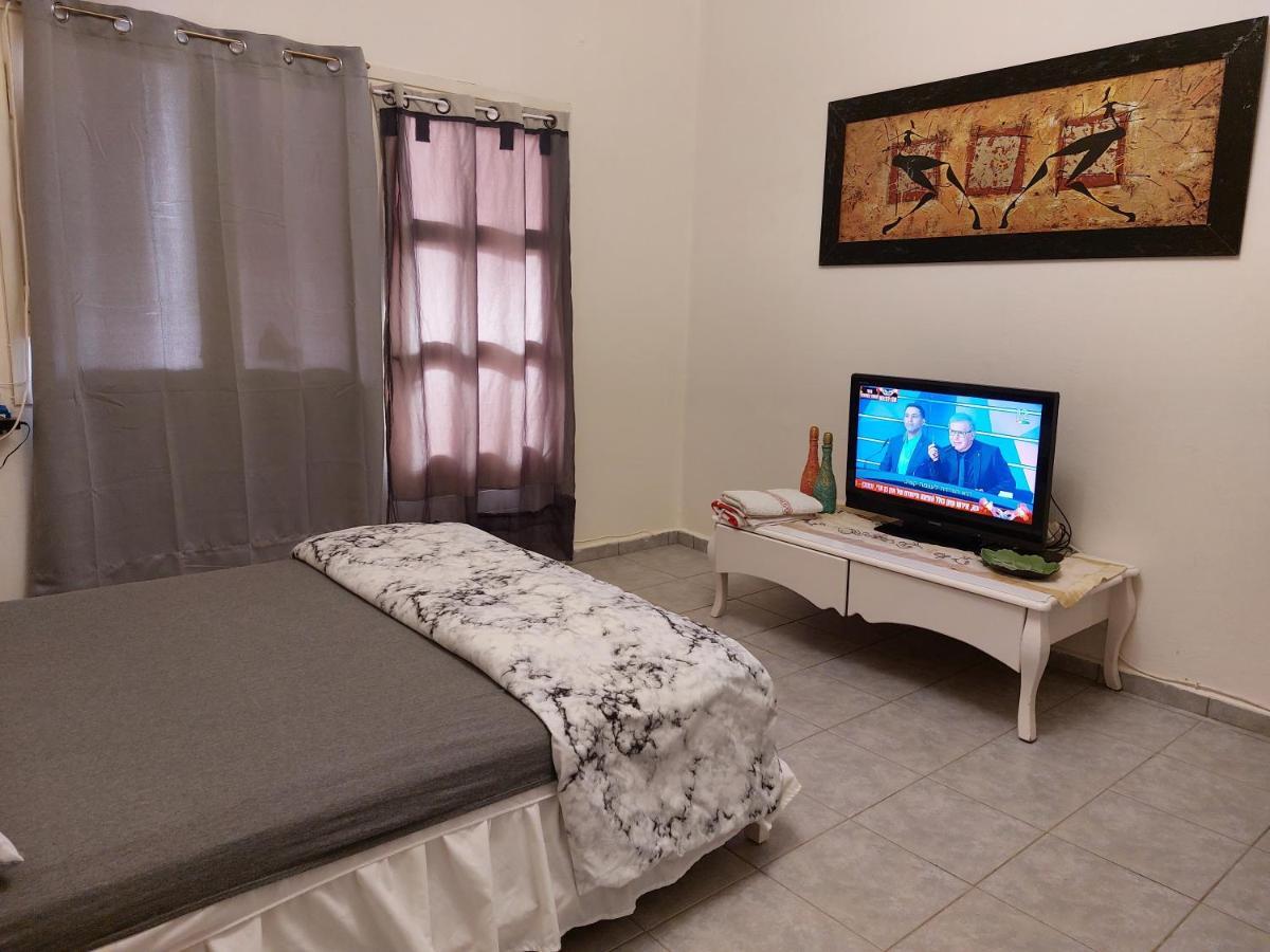 Modern Studio Central Haifa Free Wifi דירת נופש מאובזרת בחיפה Eksteriør billede